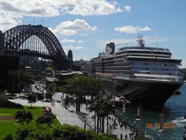 Oosterdam in Sydney Harbour